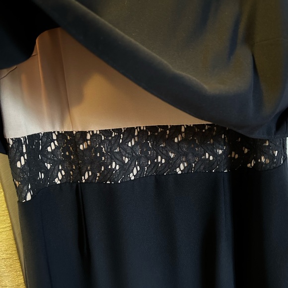 Beautiful, navy blue, lace-cut knee length cocktail dress - Picture 3 of 6